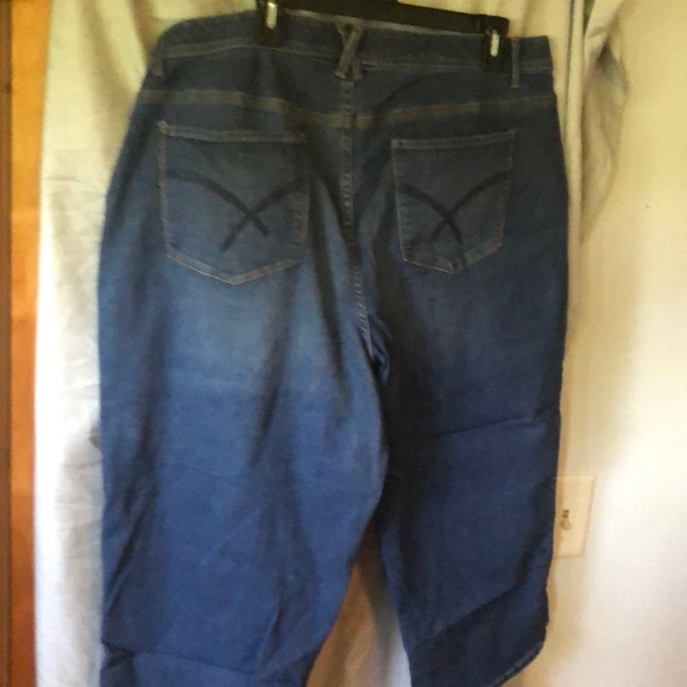 Cj banks denim capris